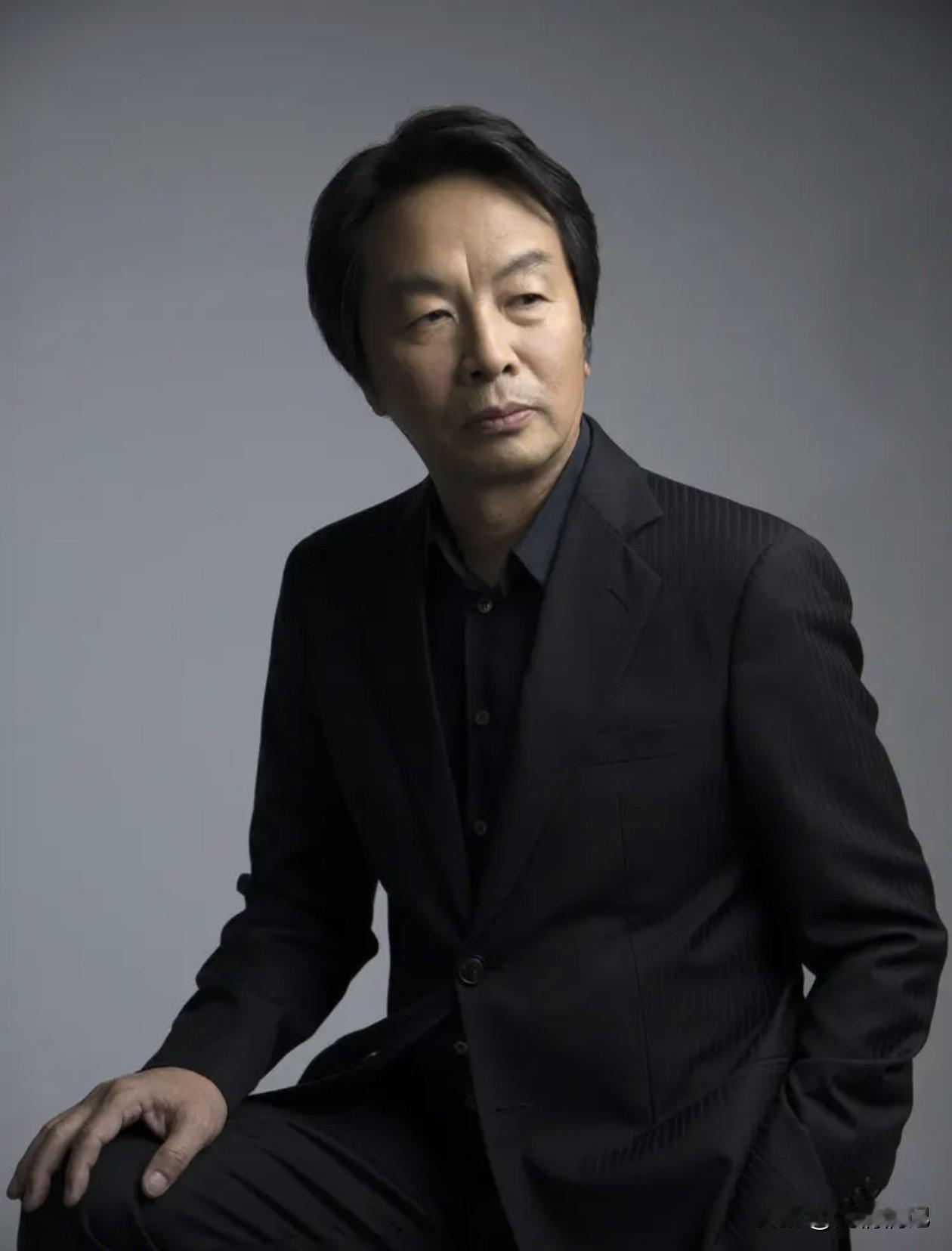 刘震云非常扎心的一段话：  
“当贫穷到了一定的程度，  
你就根本没有能力， 