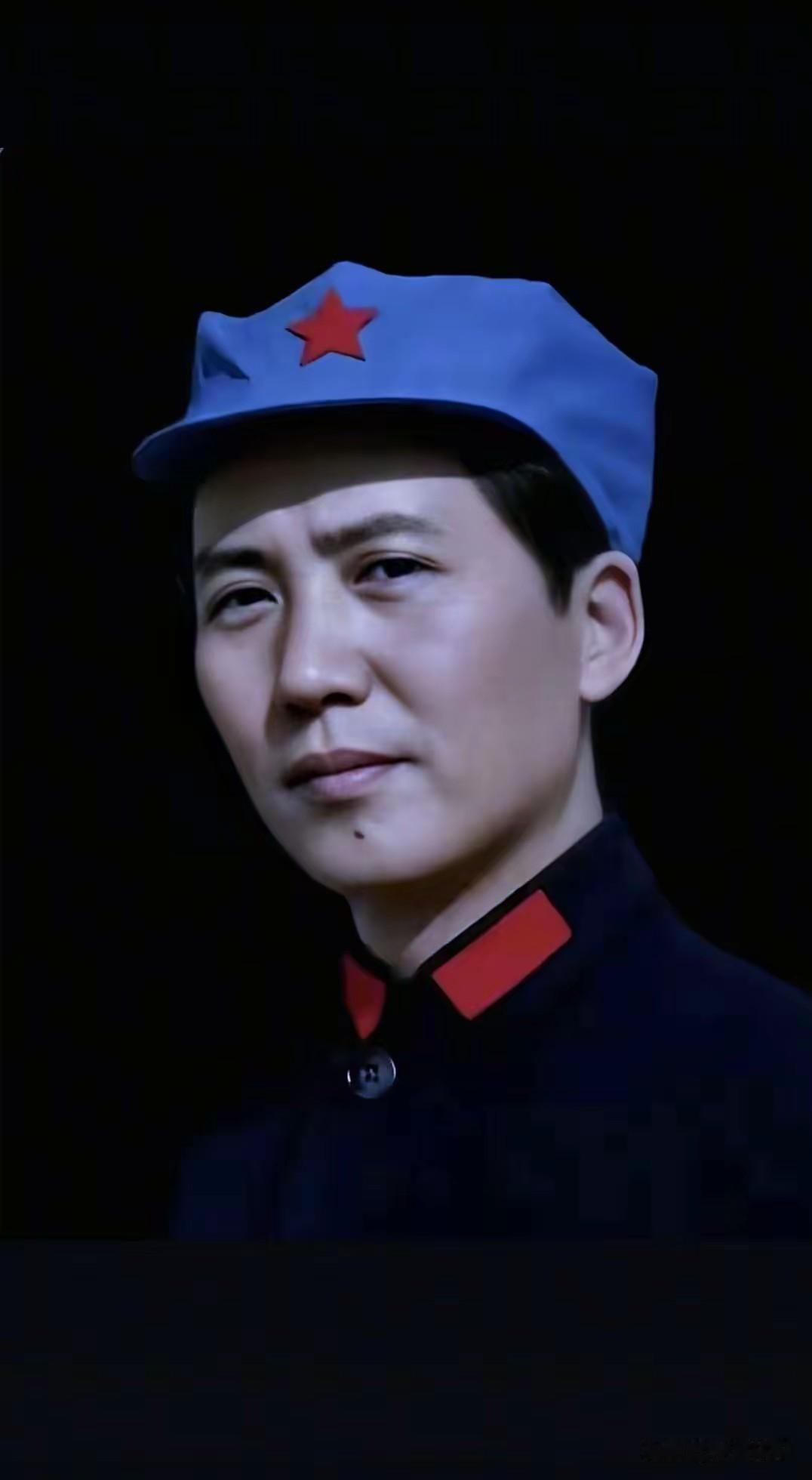 这幅照片在全球照片排行榜中名列前茅，美国记者斯诺在延安拍的。