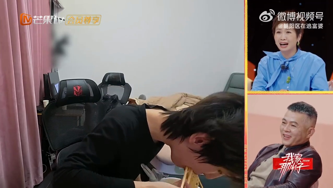 想冲进屏幕给一诺拌面领队贴心送饭送水，结果一诺沉迷游戏完全没反应。等终于动筷子，