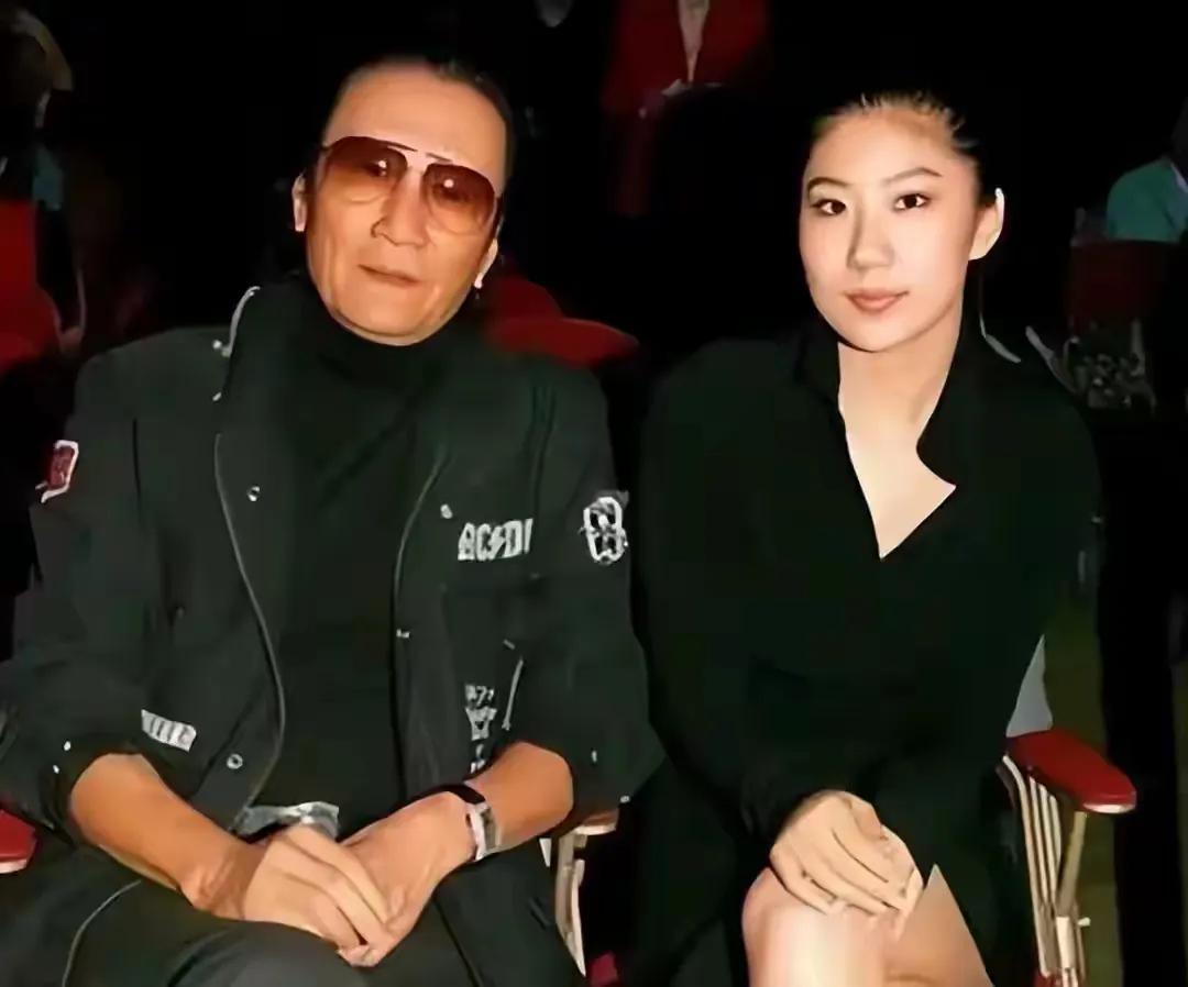 说起谢贤的遗产分配，不少人替CoCo感到有点惋惜，觉得那十二年青春好像没能换来什