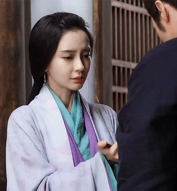 我感觉8️⃣演戏还不如baby，baby 剧里剧外都美，而且台词很好… 