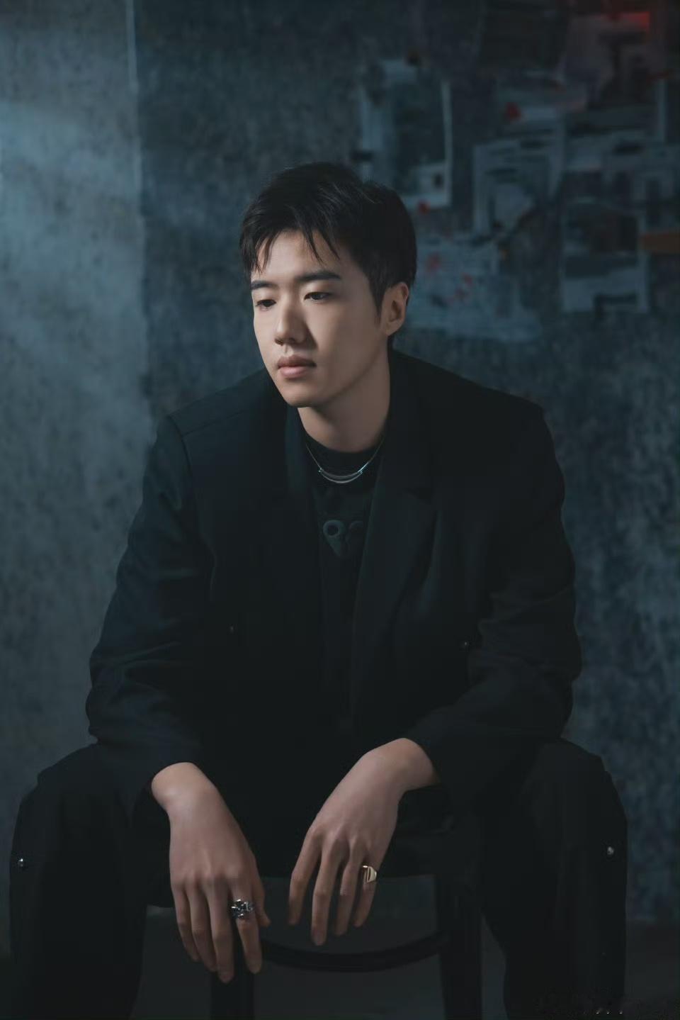 张哲华演技 满载的生命力每次看他演戏都会想，原来这个角色还能这样诠释。张哲华带给