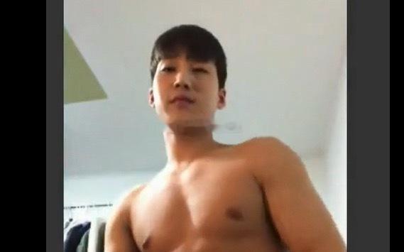 女记者重来不白干，掉到抽完男孩儿 