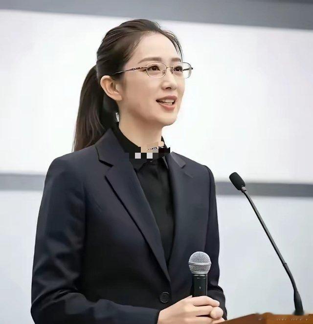 原来戴眼镜和不戴眼镜气质相差这么大 