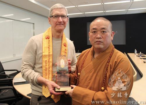 库克还邀请释永信给iPhone开过光？？[允悲] ​​​