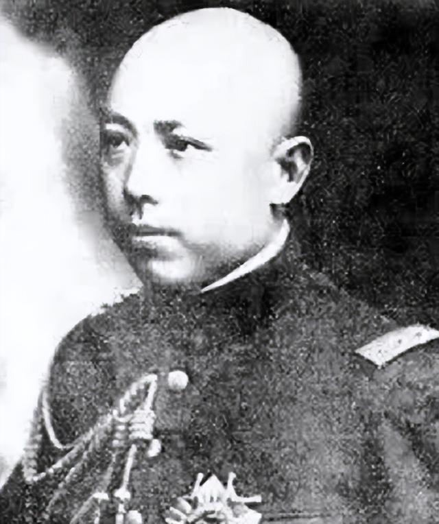 1918年，军阀唐继尧让妻妾以打麻将的名义，将手下庾恩旸的妻子钱秀芳骗到家里。还