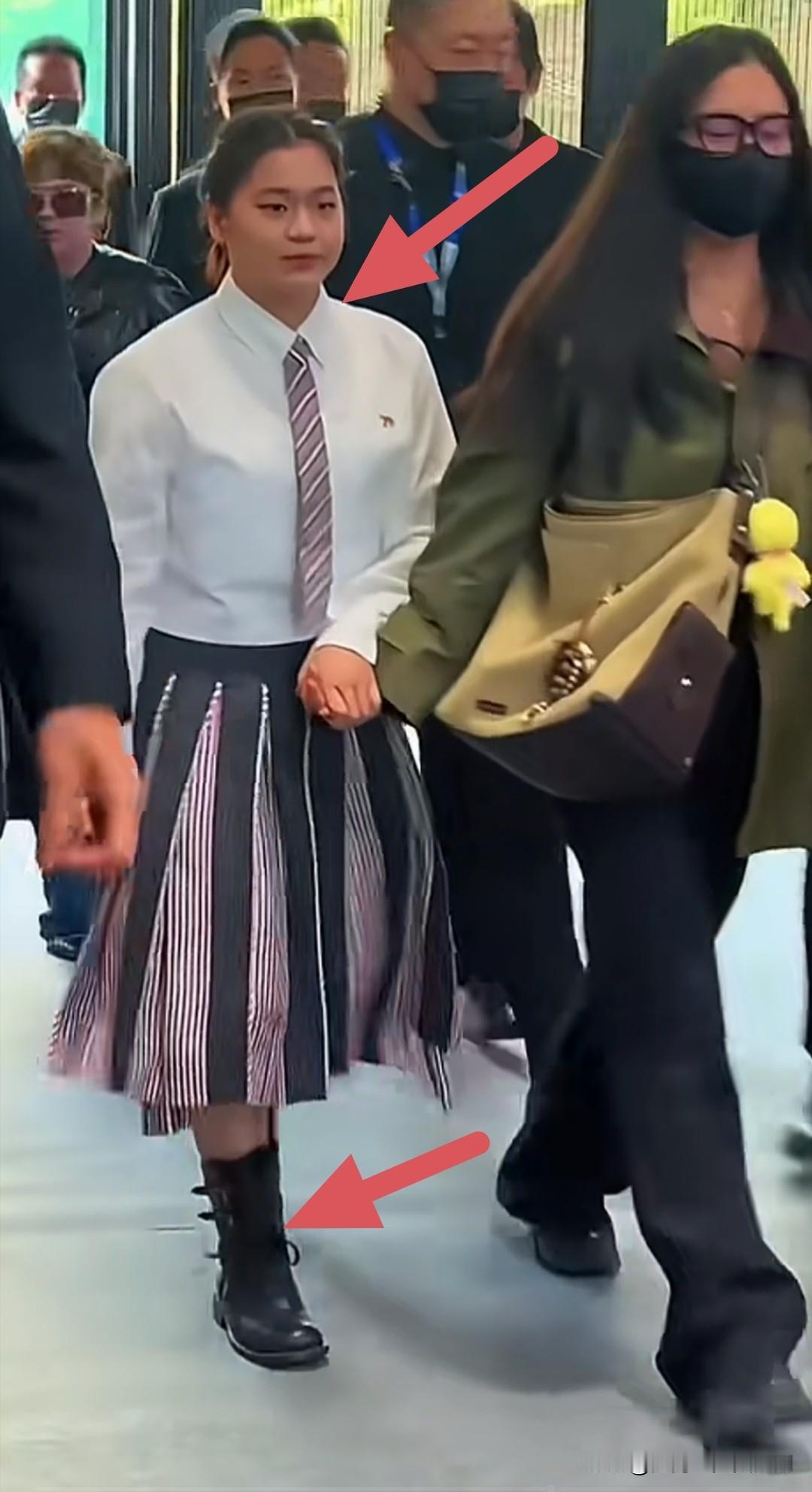 我的天啊，
第一眼真没认出来这是全红婵。

果然是生长发育期，再加上易胖体质，怕