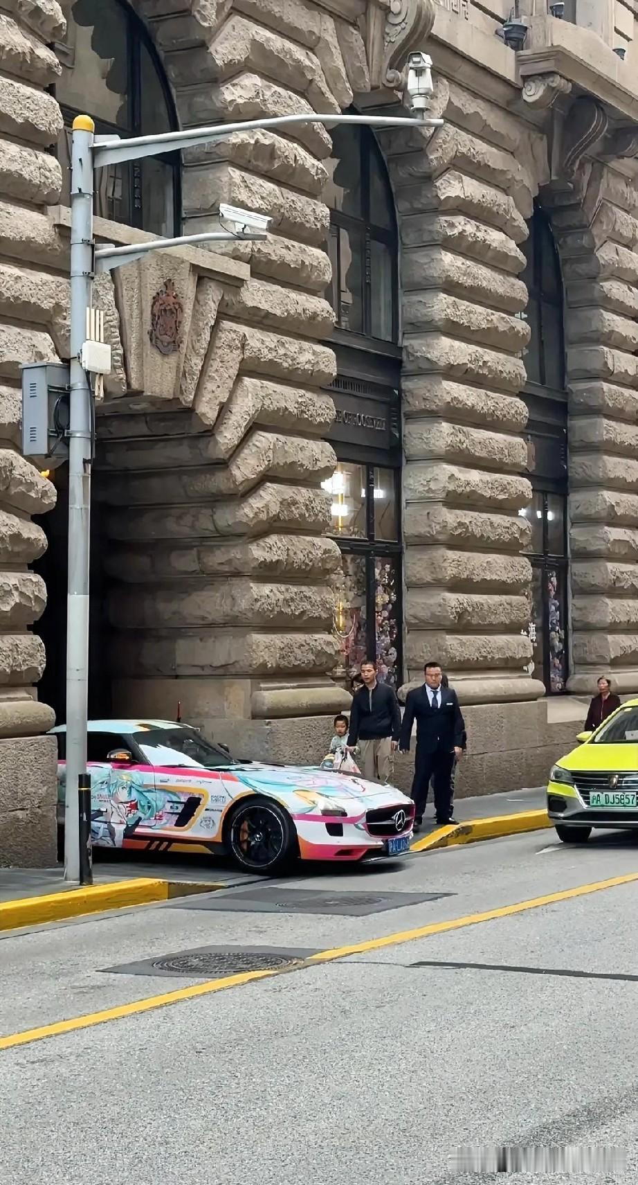 在上海，能立足的人都有点东西。去上海医院遇到一个大爷，太原人。刚开始以为也是外地