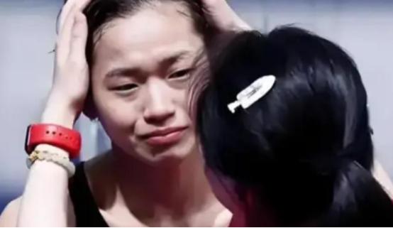远离“造神”陷阱！被官方“点名”的全红婵，揭开了真实现状

 
自从前几天全红婵
