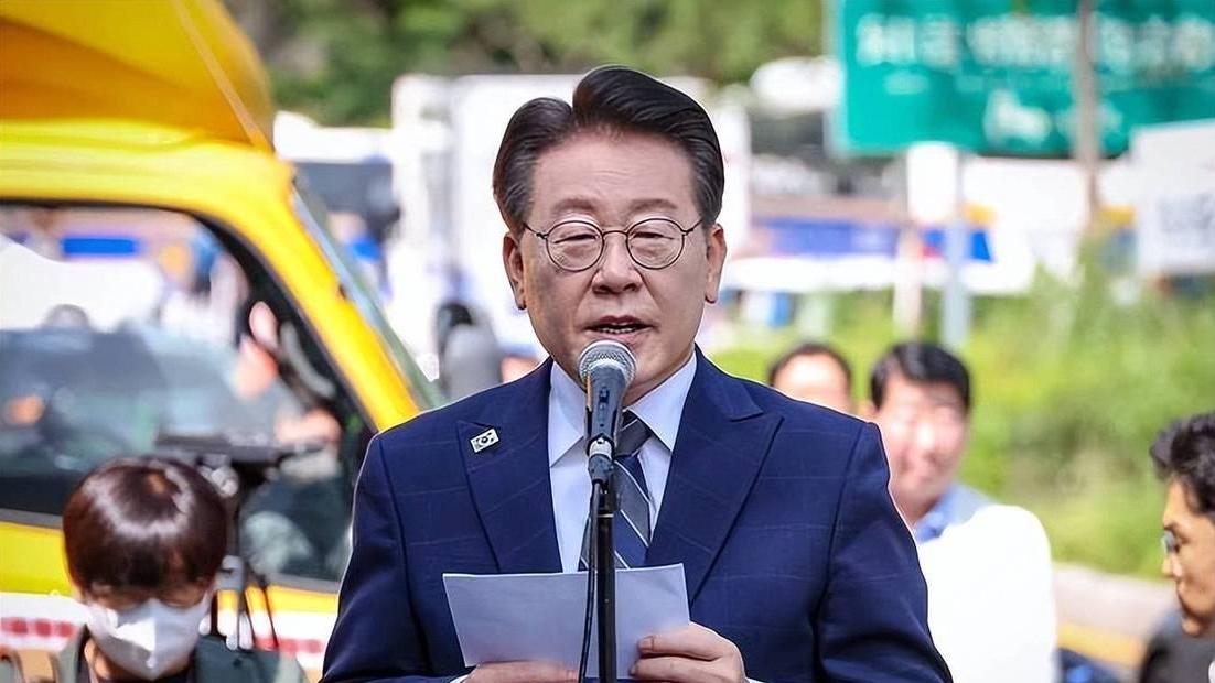 炸裂发声！李在明重磅表态，韩国决意挣脱美国安全捆绑
 
韩国总统李在明结束印度行