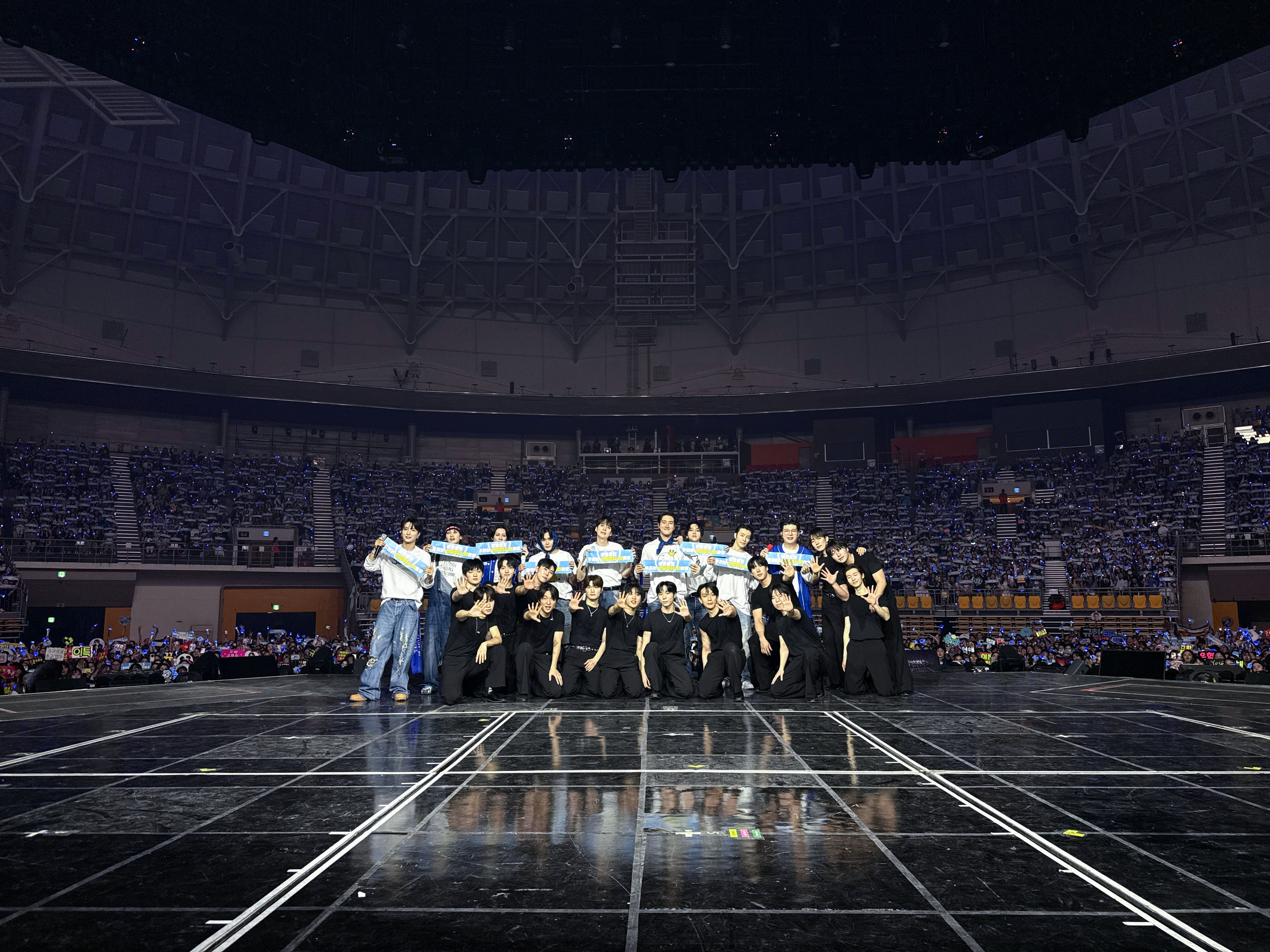 “CB百蓝_。260409 官号更新SuperJunior 相关：SUPER J