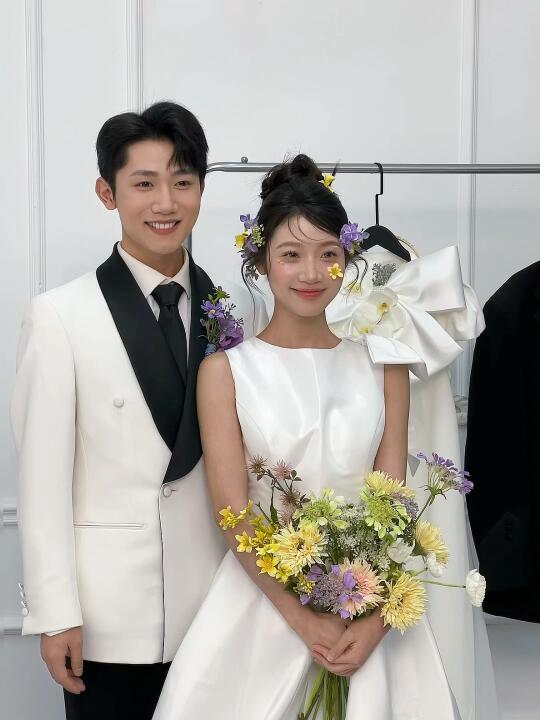 婚样男模背心4月初江浙沪拼单