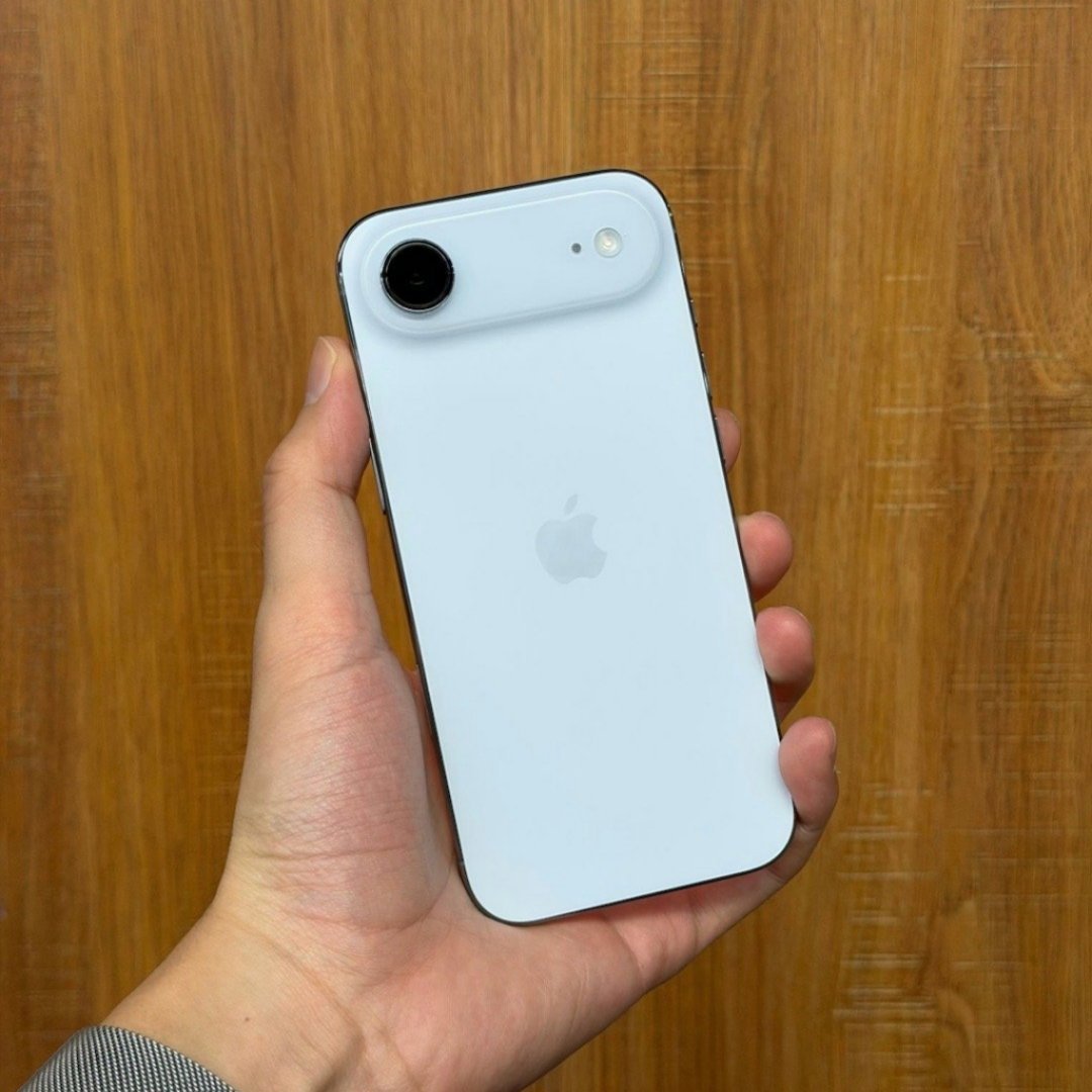 iPhone Air开售遇冷体验新奇，但难当主力，在“玩具”和“工具”之间，iP