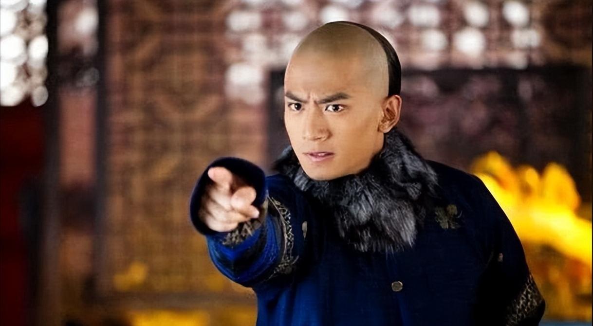 顺治八年（1651年），盛京将军何洛会被凌迟，抄没全家。顺治还不满意，连何洛会的