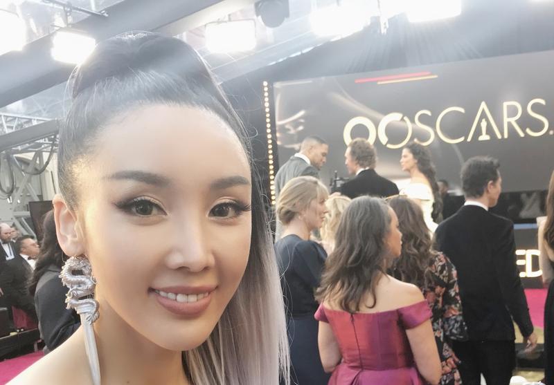 51岁小李子首次携带27岁意大利女友出席奥斯卡颁奖礼，现场曝光
此番小李子携女友