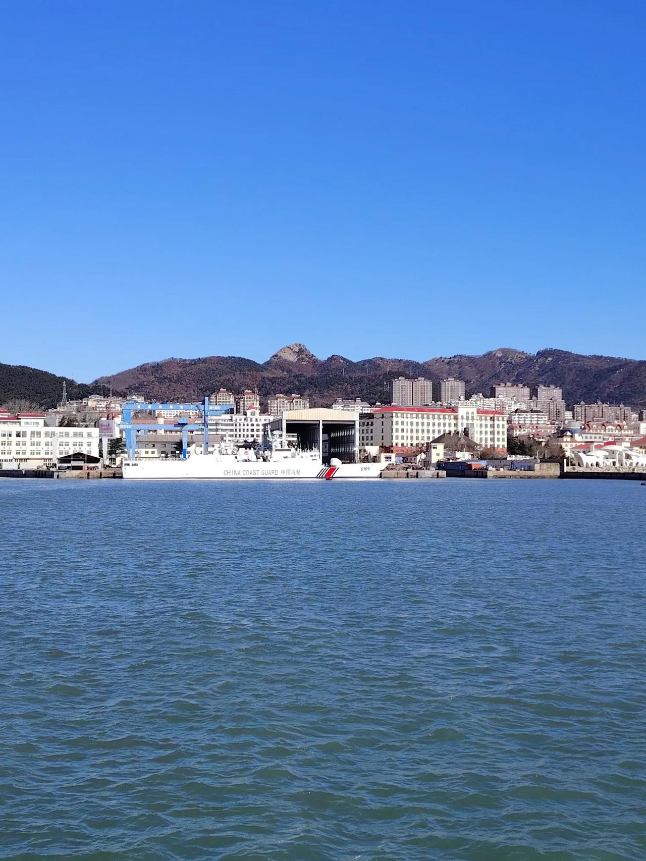 出上：日日东奔西跑苦，
对下：天天早饭晚餐甜。