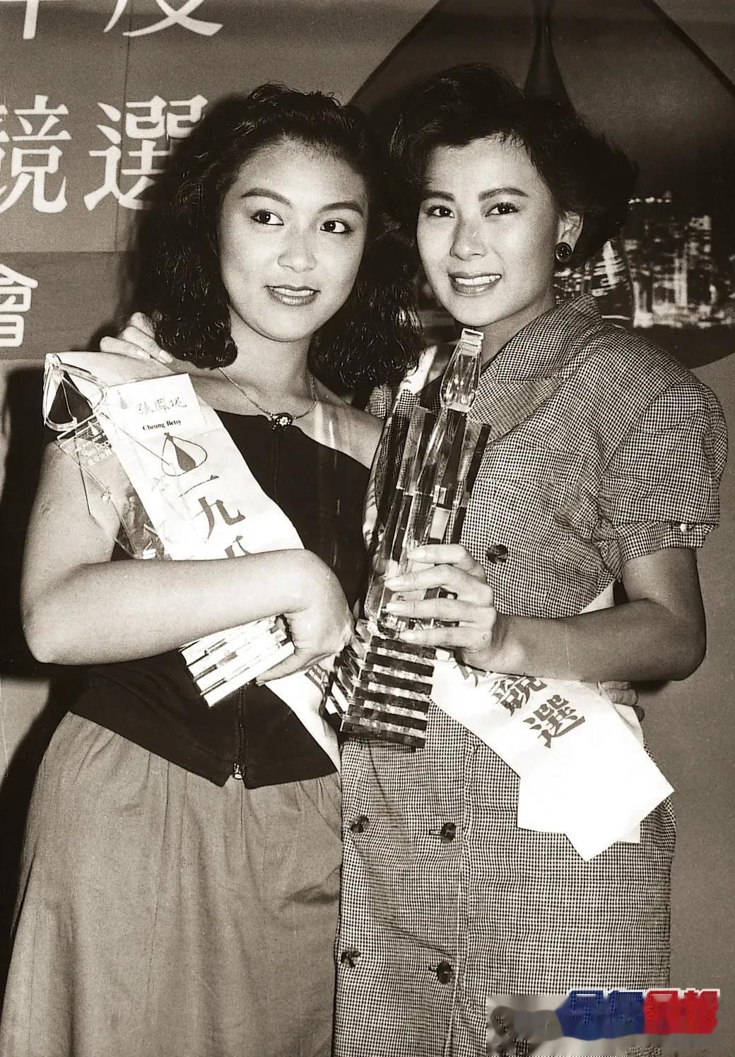 #老照片的故事# 1987年8月，第15届香港小姐准决赛，张凤妮获得“最受佳丽欢