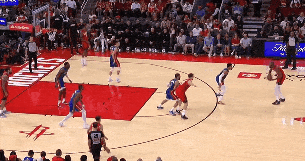 抢断反击！今天奥萨尔比阿门打得好！
在今天NBA常规赛活塞对阵火箭的第二节比赛中