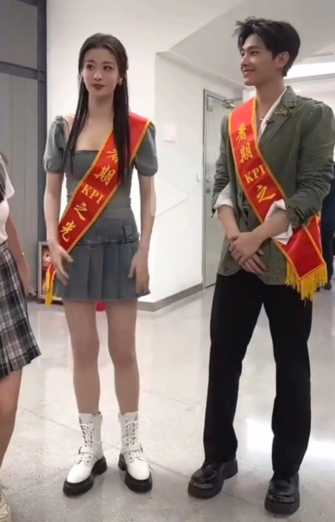 🚢是不是成了圈内男演员真实身高照妖镜？平底🚢直出对比厚底靴穿搭，差距一目了然