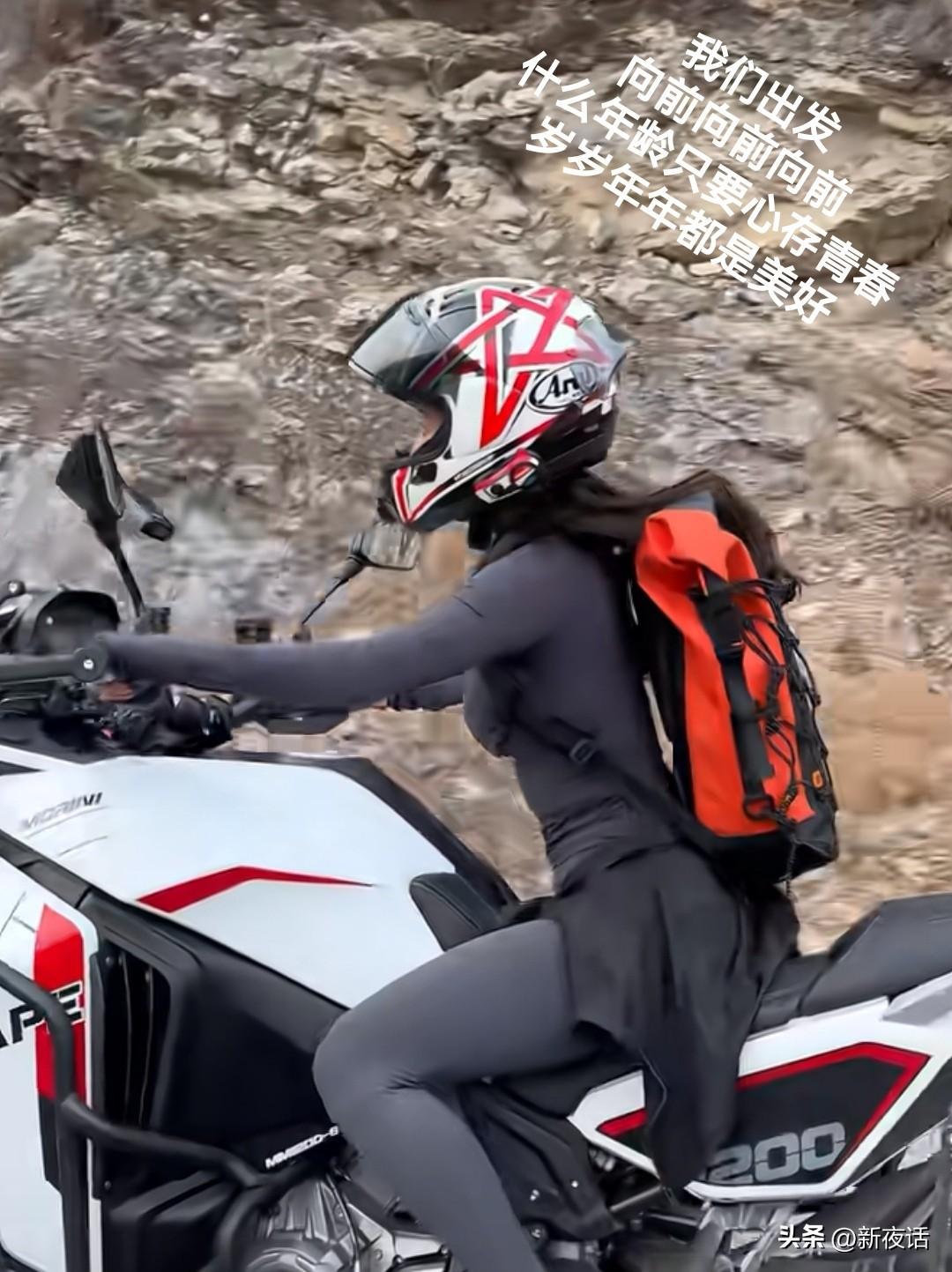 我们是一边被忽略一边瞎操心
瞎操心已成我们这代人的精神“地标”
即便儿女成家生子