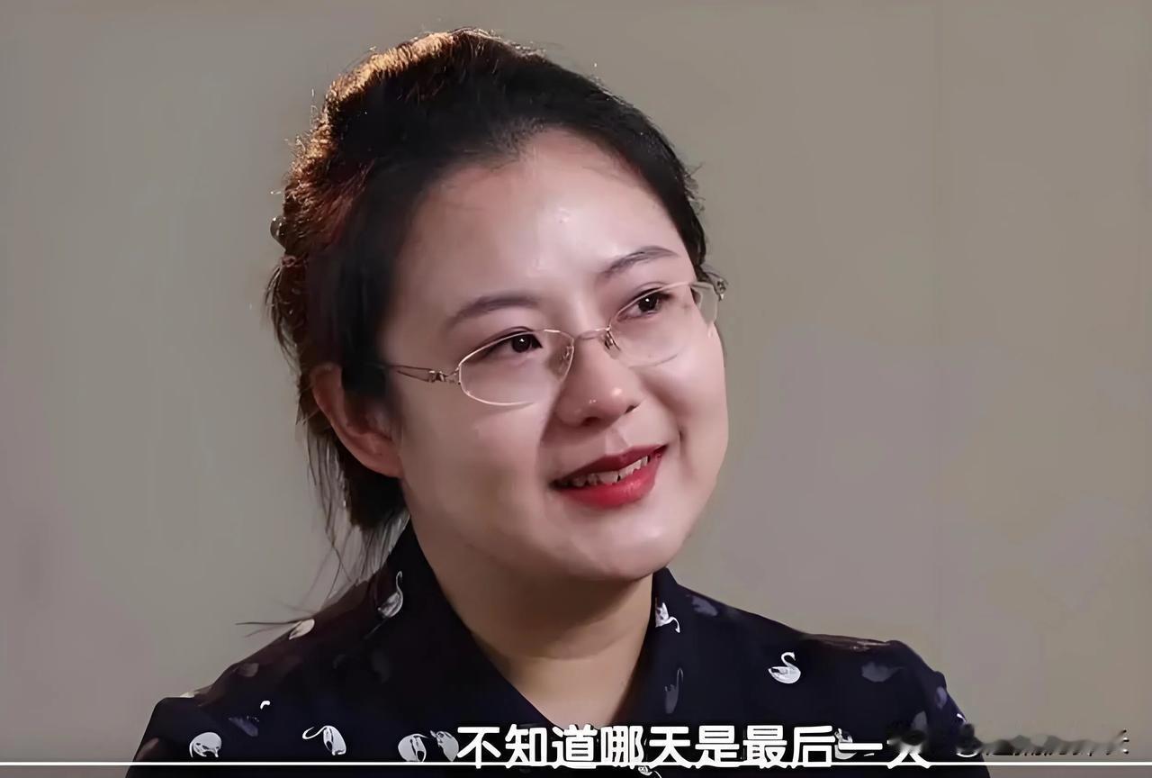 不会问就不要问！段睿有次在接受记者采访时，被问到，如果蔡磊有一天离开了，你会考虑