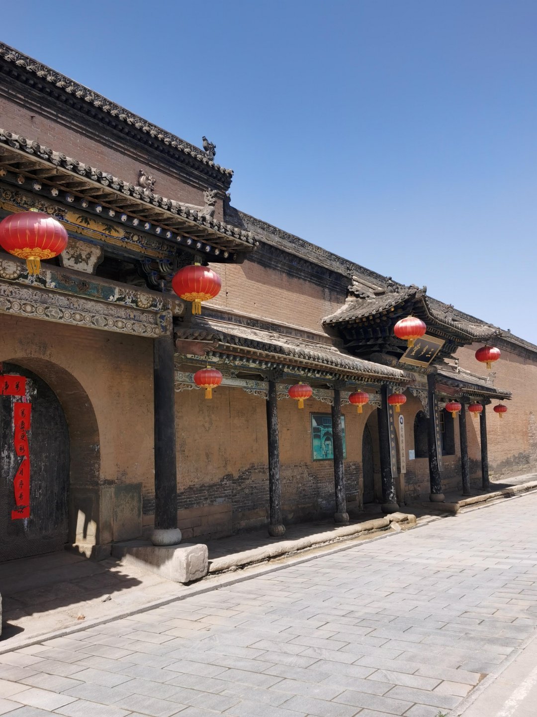 曹家大院 | 读懂草根晋商的发家守业智慧逛完气势磅礴的王家大院，很多人直接忽略曹