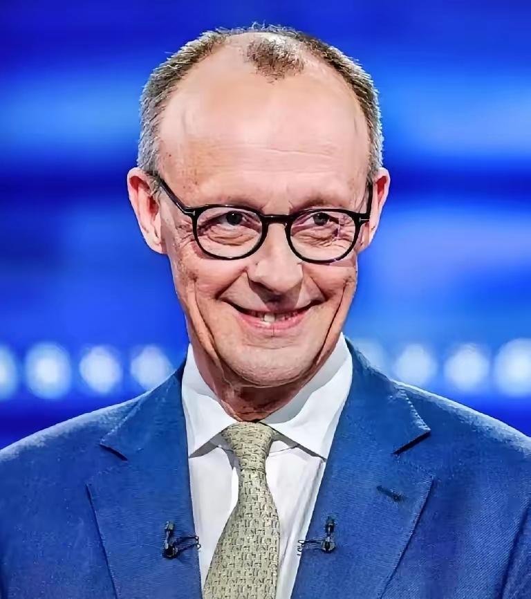 就在刚刚，
德国对外正式宣布。
2025年11月4日，德国经济和能源部长卡特琳娜