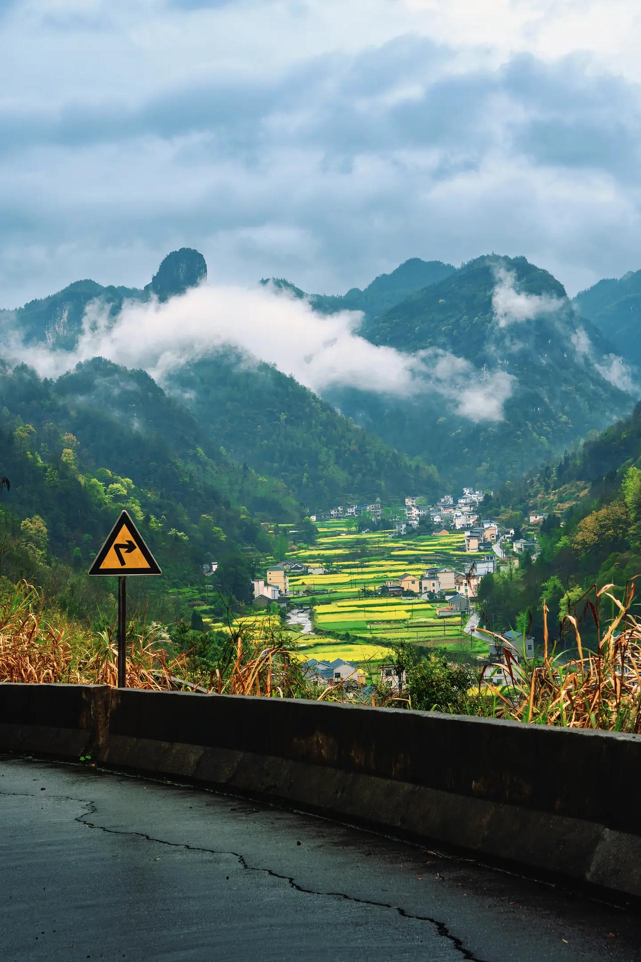 国家的一切都在朝着好的方向发展。我们是从最贫困的时代一路走来的人，如今倍感欣慰。