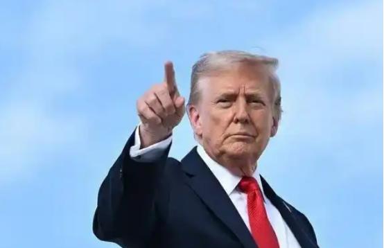 美国试图通过军事手段掌控委内瑞拉石油的企图，在三个月内彻底崩盘。特朗普政府先是实