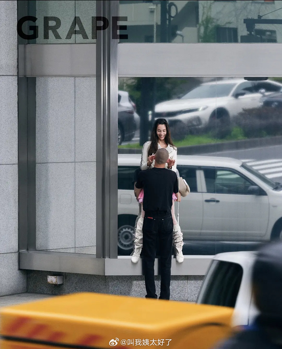 好糟糕的姿势，这谁能看出来是鞋子的广告