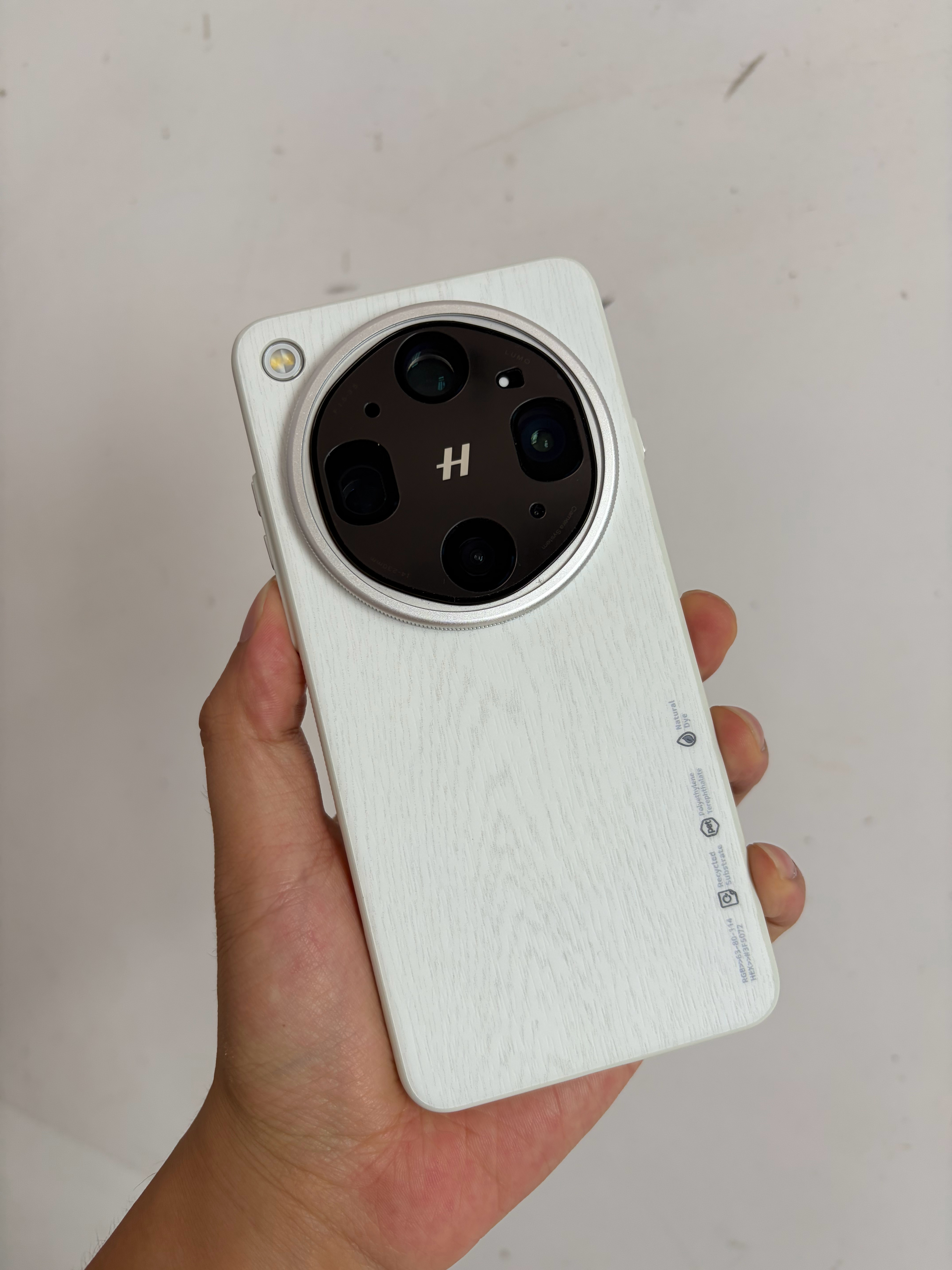 给 Find X9 Ultra 新买的手机壳到了，真好看 