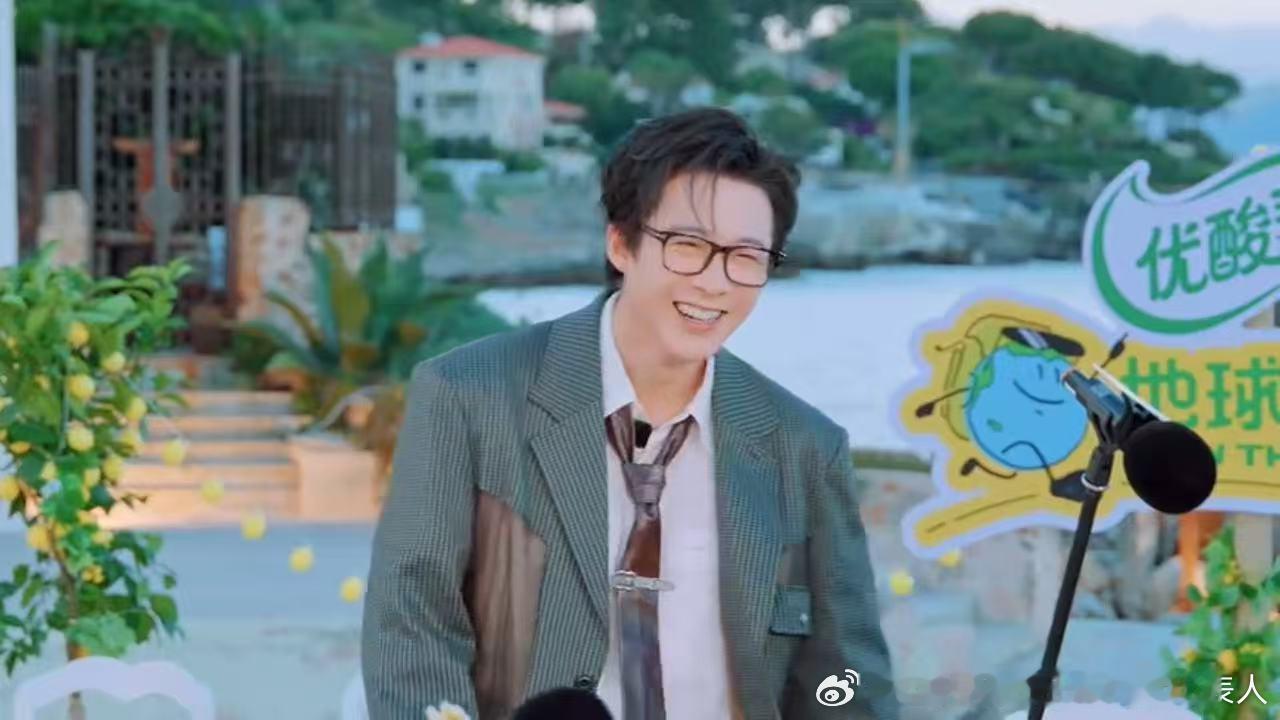 刘宇宁别说了王玉雯破防了刘宇宁对王玉雯说了什么地球超新鲜刘宇宁帮王玉雯剁肉 刘宇