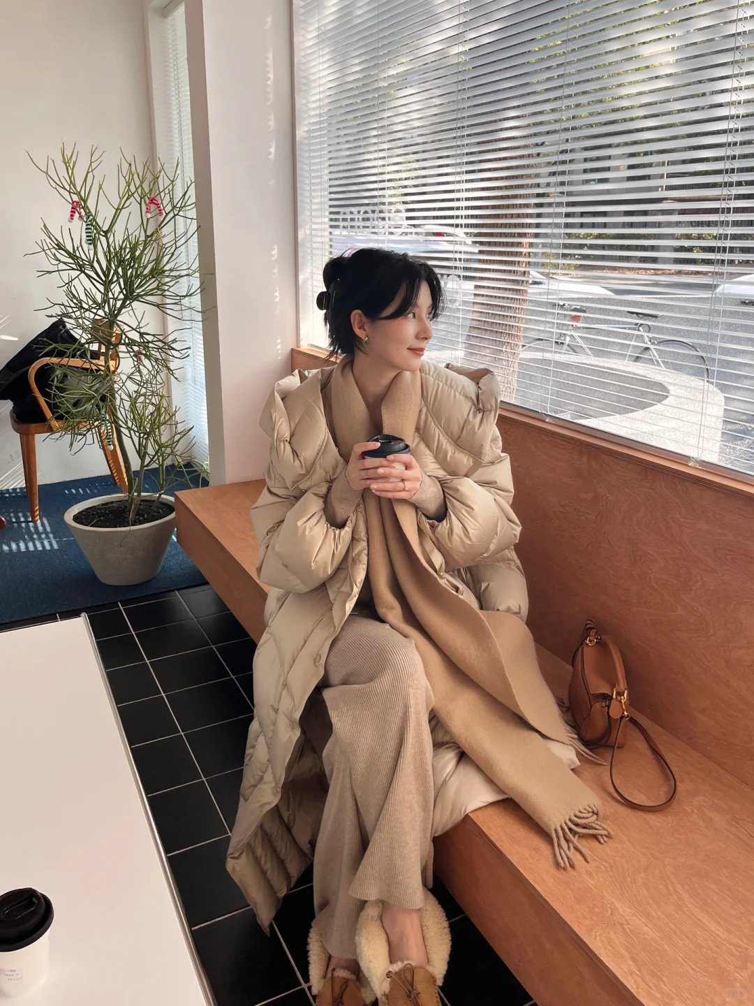 这么冷的天，直接裹个“羽绒被”出门吧！