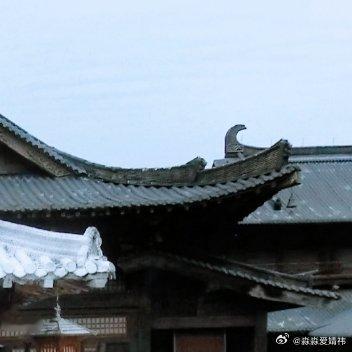 阳光信用🌞阳光信用🌞每日一善在许多的犹豫中，你做对了一件事情，那就是勇敢地上