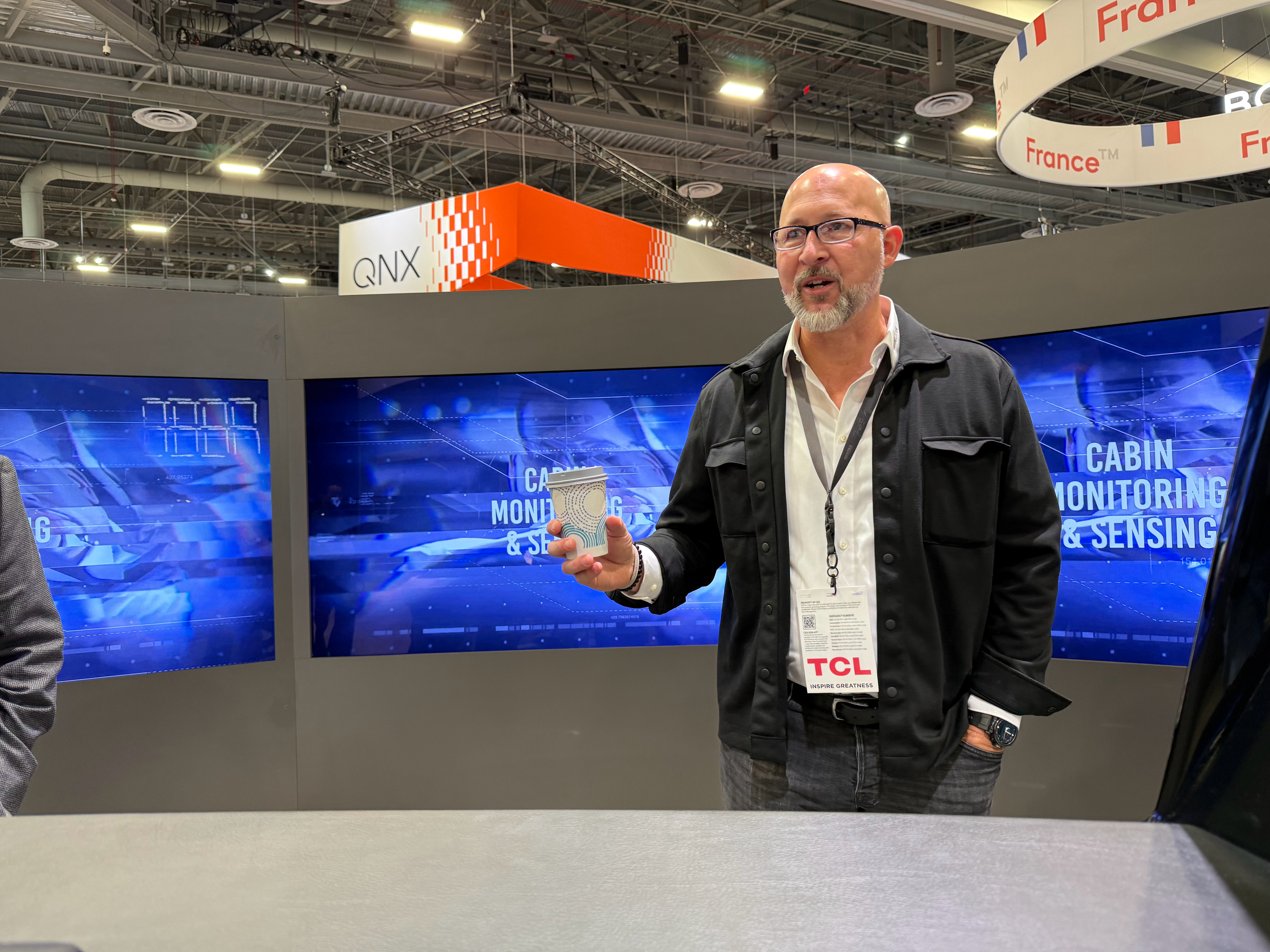 有技术的汽车供应商还是好看，26年CES上带我去参观了镜泰科技。简单介绍一下，波