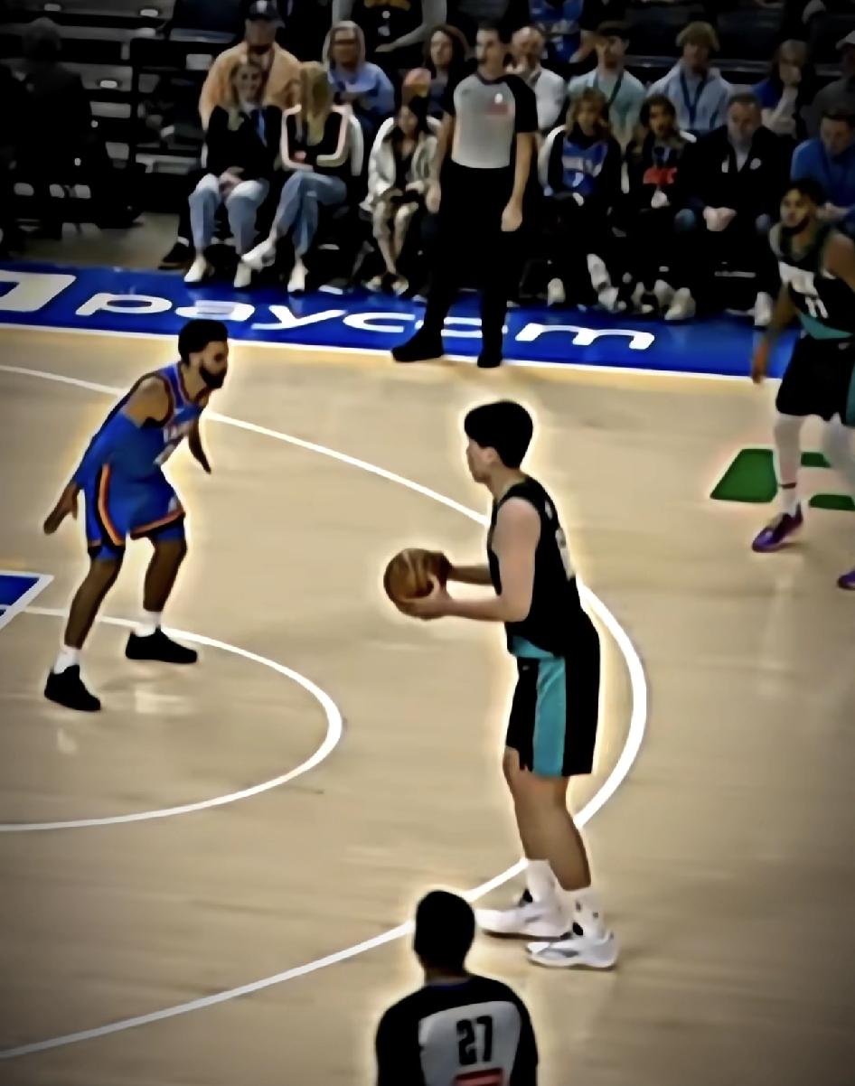 见证历史，终于等到你，杨瀚森命中NBA生涯首记三分。

出场17分36秒创新高，