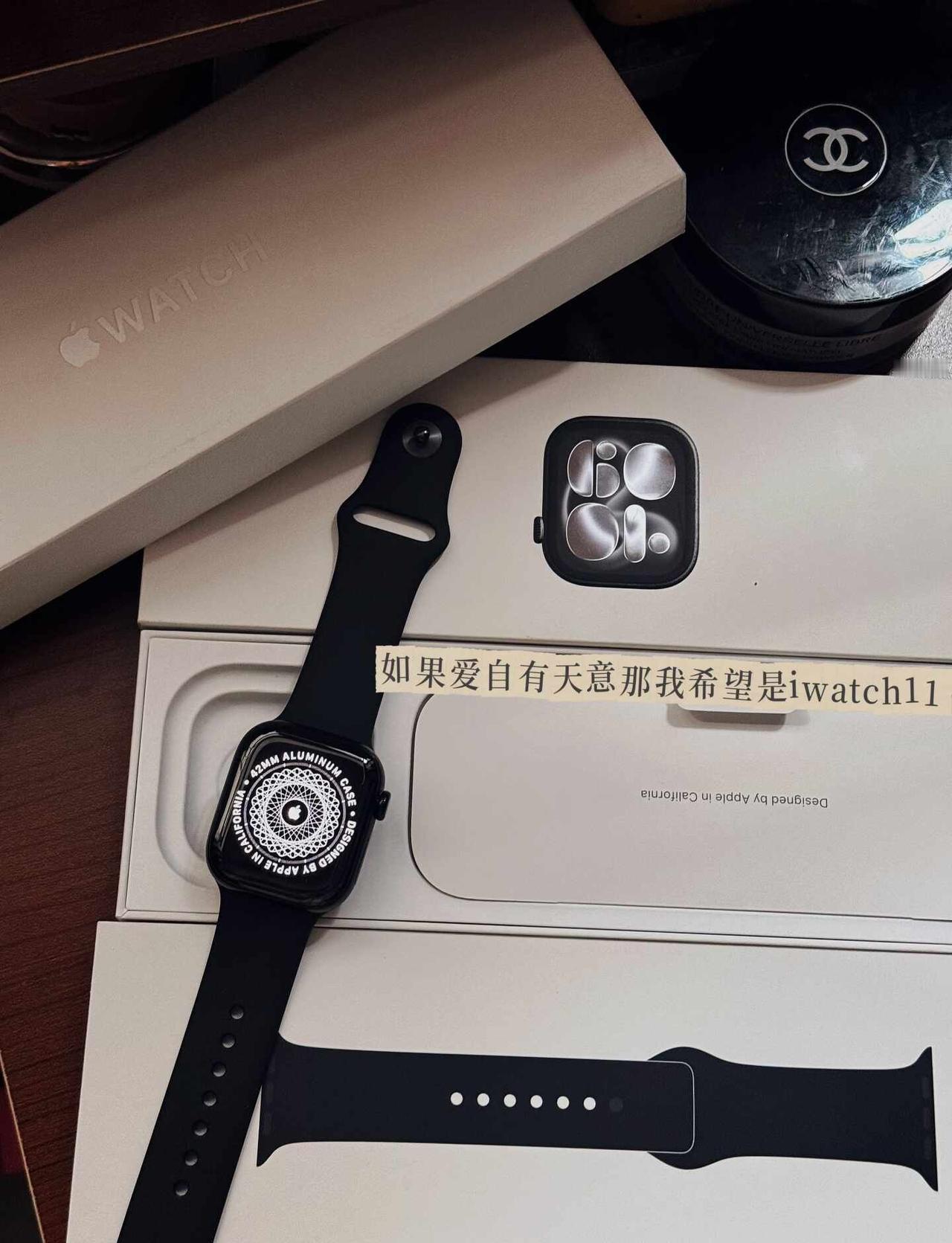 就这样在iwatch12上新时美美拿下 S11
有人蹲蹲我的新表带吗 三种不同风