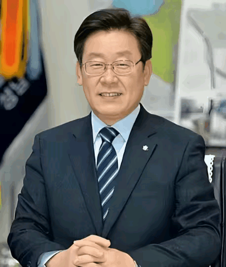 韩国对华消息！
2025年12月3日，韩国总统李在明在青瓦台向国际媒体宣布："维