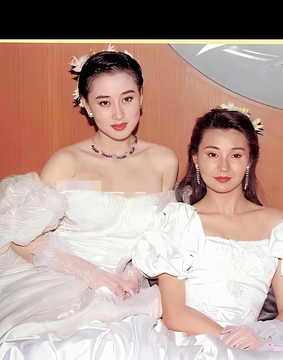 身材凹凸有致，不仅性感迷人，还很有头脑，所以才把李连杰拿捏的死死的。