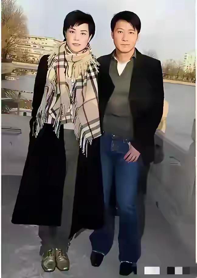 照片中的这两位明星，我相信大家都不会陌生吧