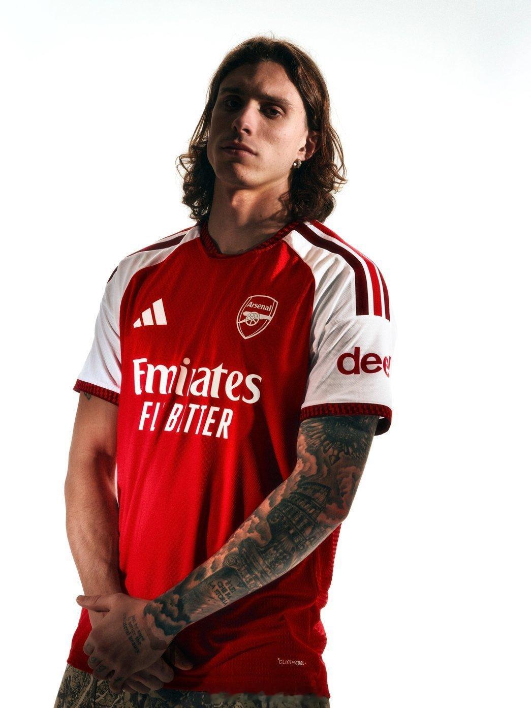 🚨凡通过阿森纳官方商城（Arsenal Direct）或俱乐部门店直接购买20