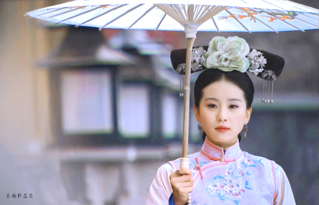 刘诗诗 小说里的初恋白月光 刘诗诗在《步步惊心》里的若曦，成为一代人心中的经典。