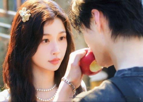 双轨有效播放破3亿双轨全网有效播放破3亿没宣传照样靠朝朝暮暮的双向治愈圈粉，泰国