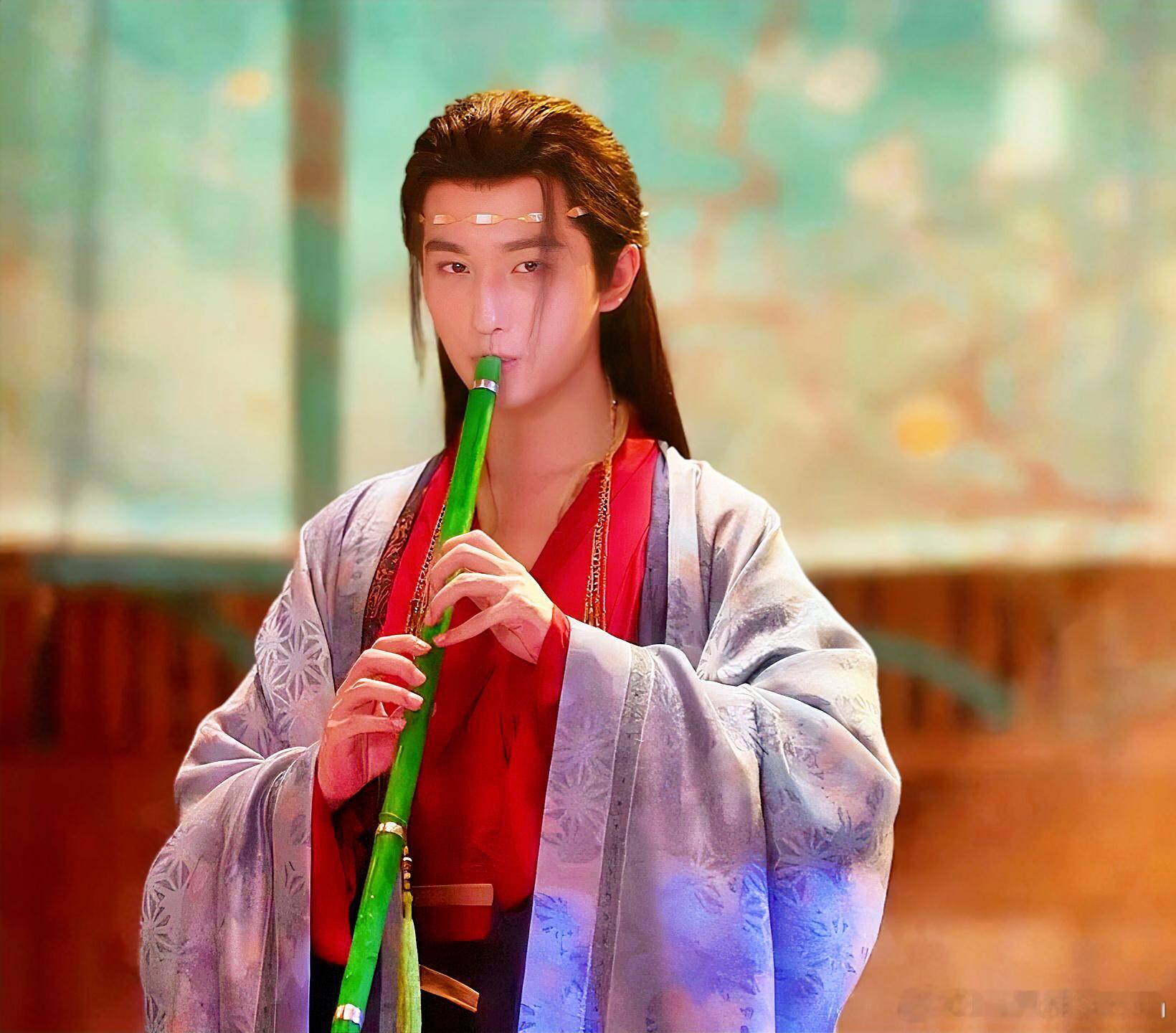 lhy  好喜欢吹笛时桓宗的服饰啊，还有睡觉时的桓宗好想摸一下，怪不得人人都想喊