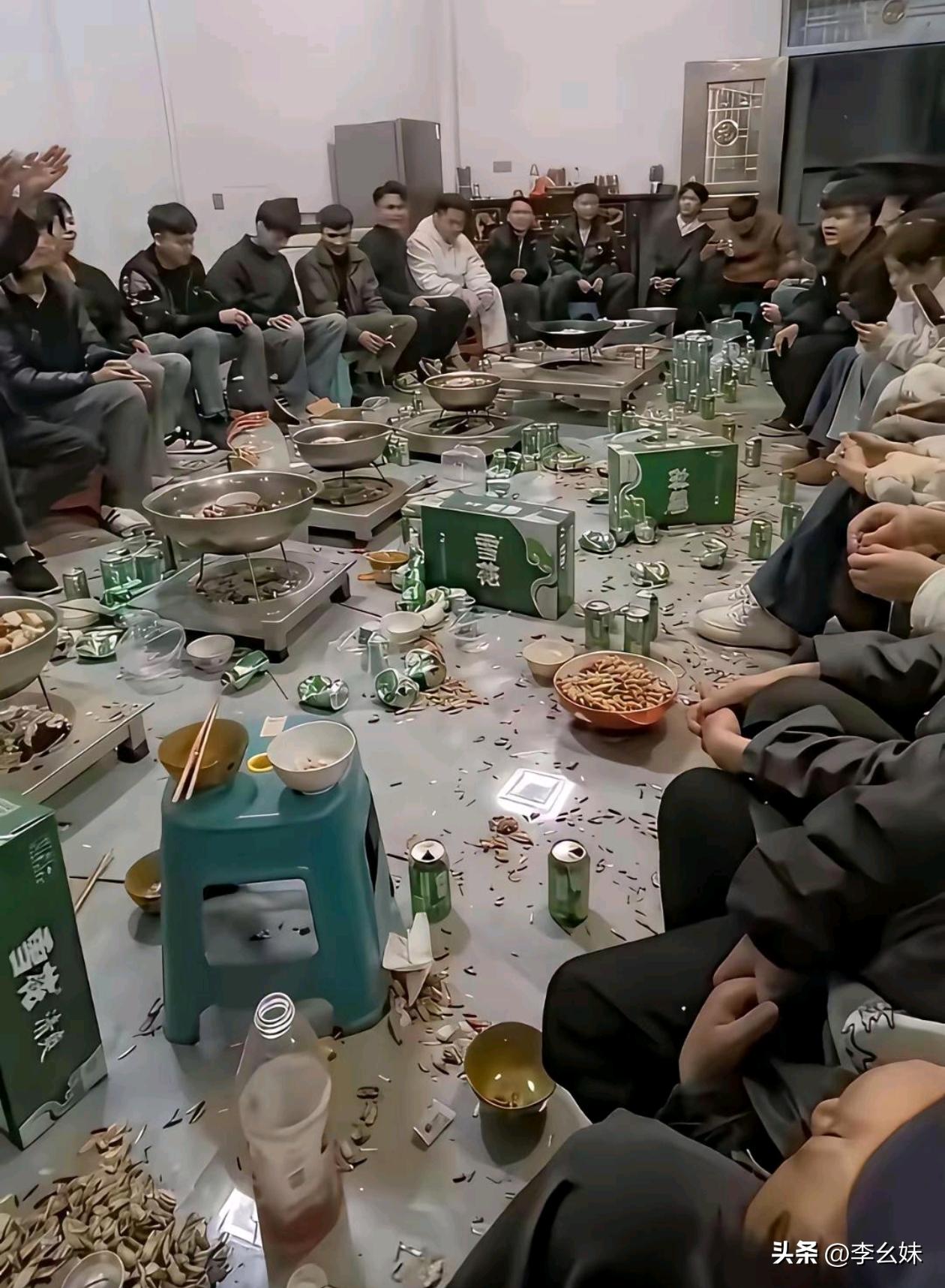 这喝酒的场面也太吓人了吧，最后该谁来收拾呢？