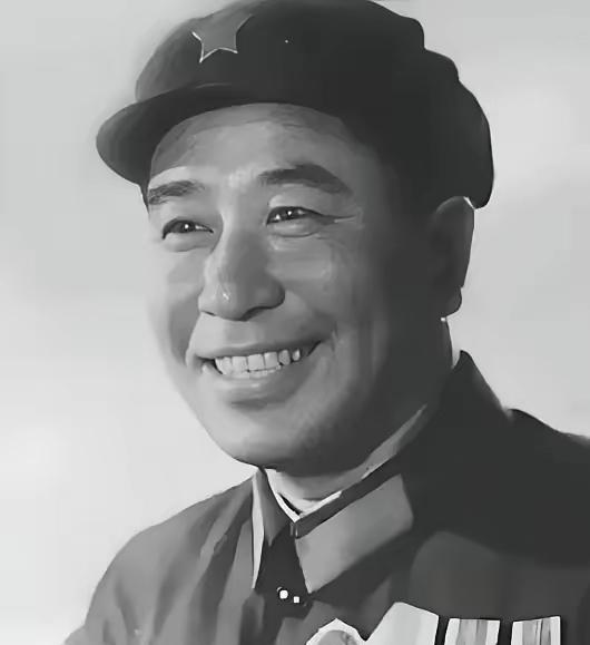 1951年，第三次战役干部全牺牲，战士更是乱成一团，谁曾想，在这危急时刻，郑起做