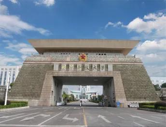 撰写读国防科技大学后悔文章的人别有用心

头条上不时有人撰文，以母亲或父亲的口吻