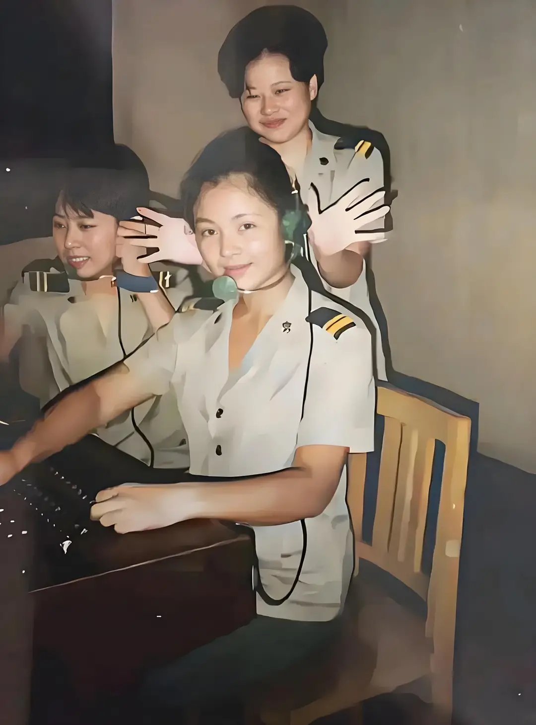 1994年拍摄 早年刘涛军营话务班旧照 少年感满满 能猜出年龄有多大 
