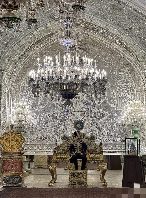 鹰酱这次又创造了历史！
 
他们仅仅用了几个小时，就把伊朗的“圆明园”给炸了个稀