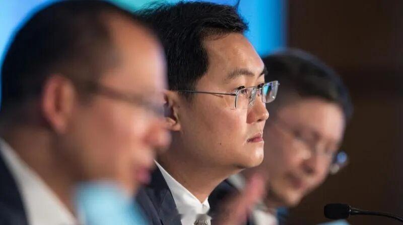 腾讯掉队，马化腾戳破真相从港股风向标沦为失宠的“老登”，马化腾如何反思？出品｜虎
